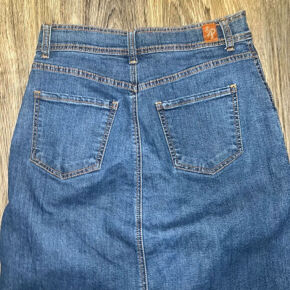 Sneak Peek Small Button Down Denim Skirt - Picture 4 of 8